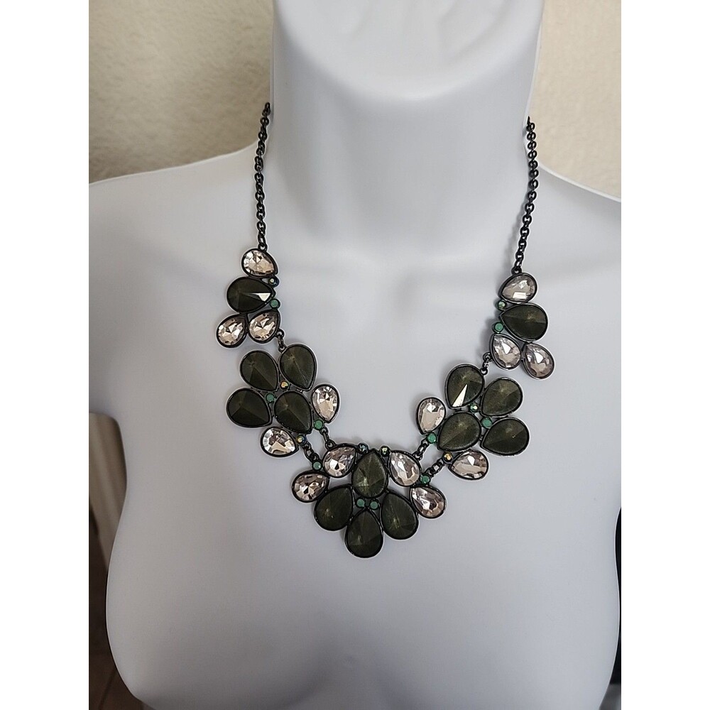 10" Costume Jewelry Necklace Green